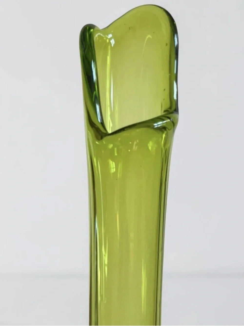 Vintage MCM Viking Green Epic Drape Swung Glass Vase